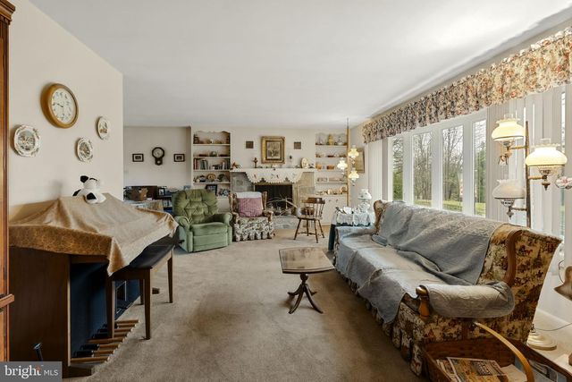 555 LINCOLN DR, Wernersville, PA 19565