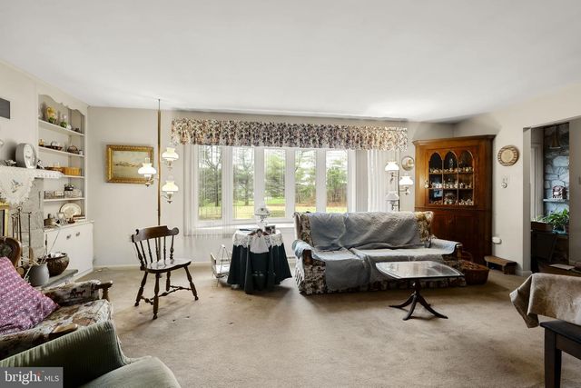 555 LINCOLN DR, Wernersville, PA 19565