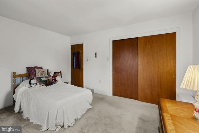 555 LINCOLN DR, Wernersville, PA 19565