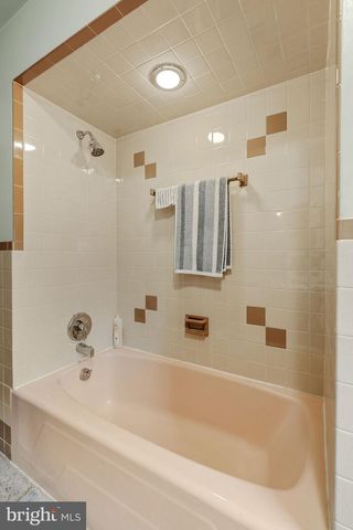 555 LINCOLN DR, Wernersville, PA 19565