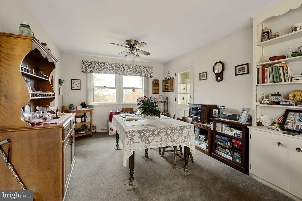 Image 25 of property listing at 555 LINCOLN DR, Wernersville, PA 19565