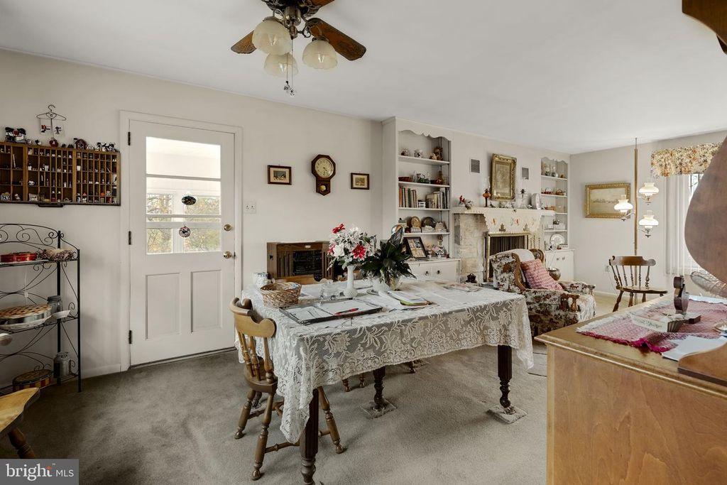 Image 26 of property listing at 555 LINCOLN DR, Wernersville, PA 19565