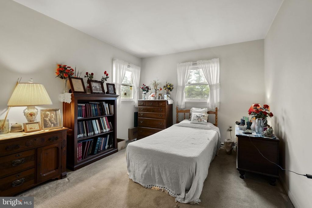 Image 36 of property listing at 555 LINCOLN DR, Wernersville, PA 19565