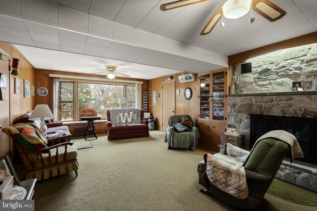 Image 44 of property listing at 555 LINCOLN DR, Wernersville, PA 19565