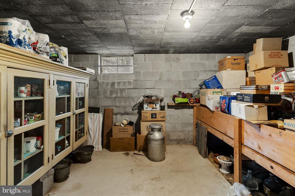 Image 45 of property listing at 555 LINCOLN DR, Wernersville, PA 19565