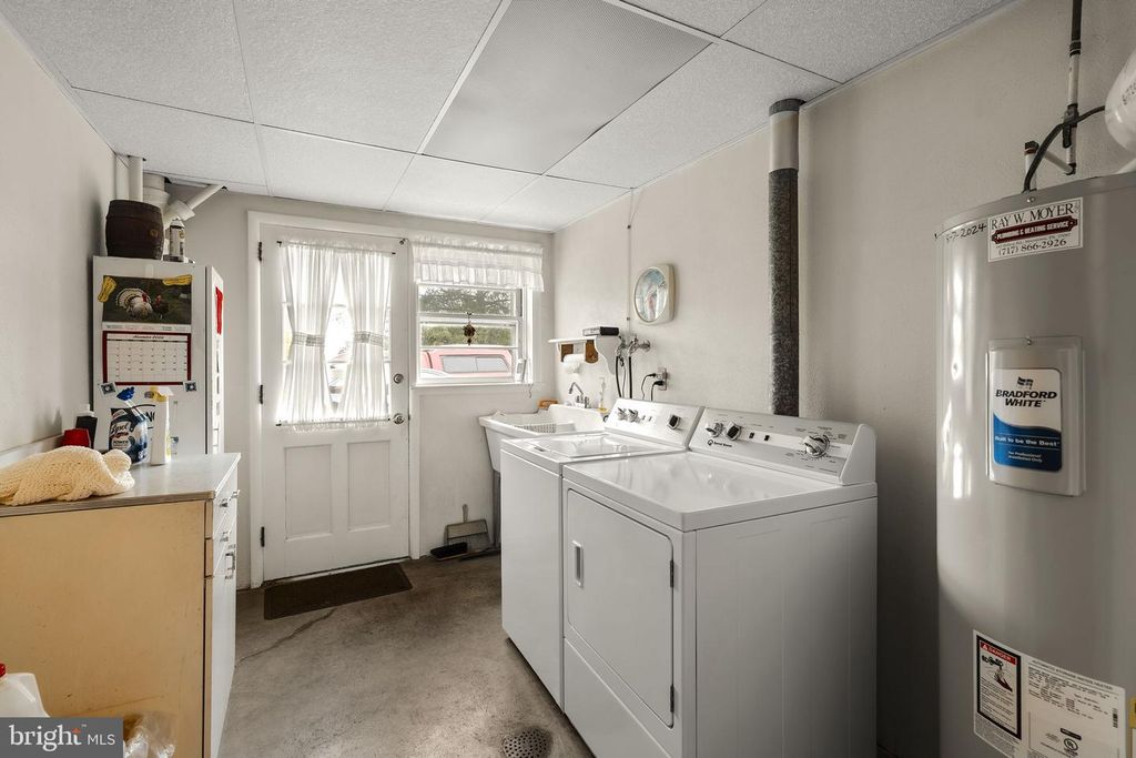 Image 49 of property listing at 555 LINCOLN DR, Wernersville, PA 19565