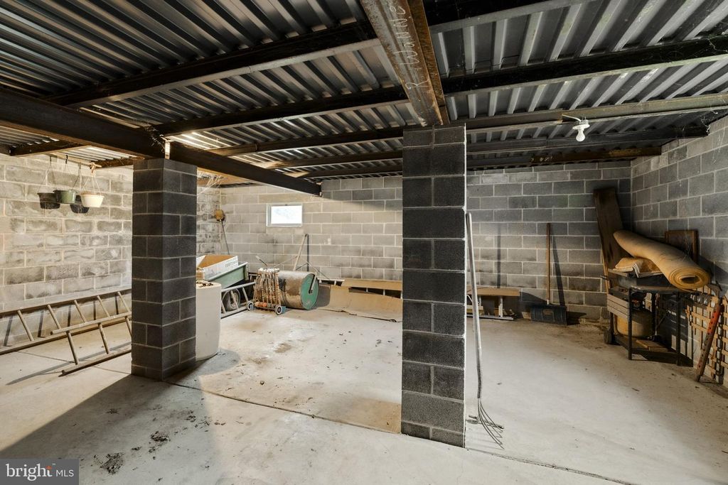 Image 56 of property listing at 555 LINCOLN DR, Wernersville, PA 19565