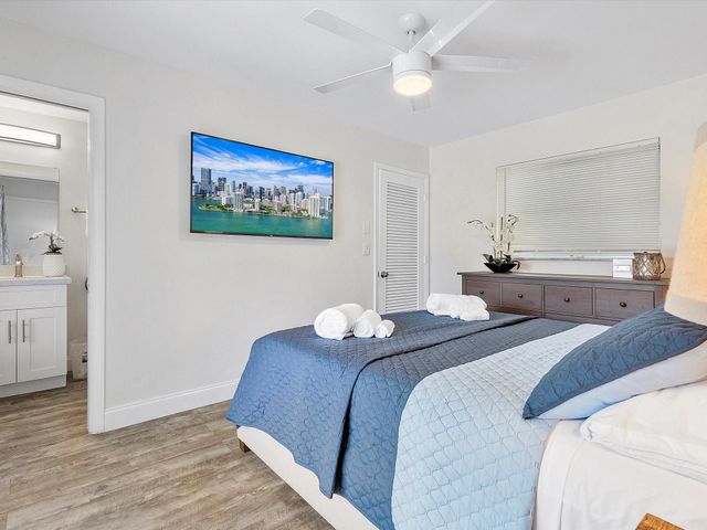 1941 NW 33rd Ct, Oakland Park, FL 33309
