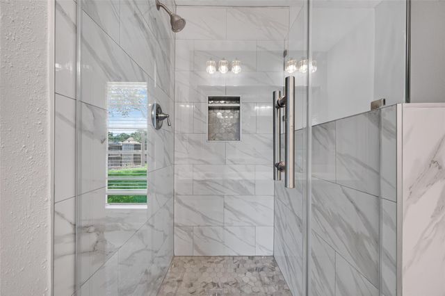 2450 Long Reach Drive, Sugar Land, TX 77478