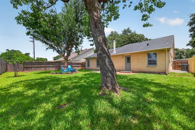 2450 Long Reach Drive, Sugar Land, TX 77478