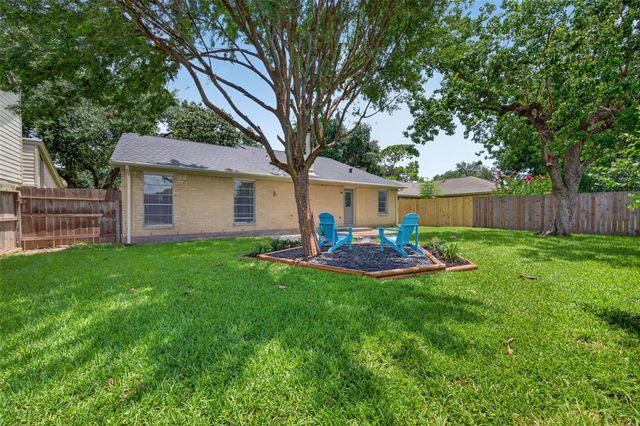 2450 Long Reach Drive, Sugar Land, TX 77478