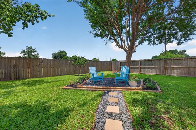 2450 Long Reach Drive, Sugar Land, TX 77478