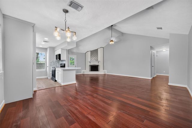 2450 Long Reach Drive, Sugar Land, TX 77478