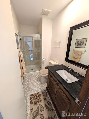 56 Wintergreen Avenue E, Edison, NJ 08820