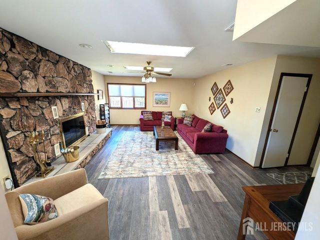 56 Wintergreen Avenue E, Edison, NJ 08820