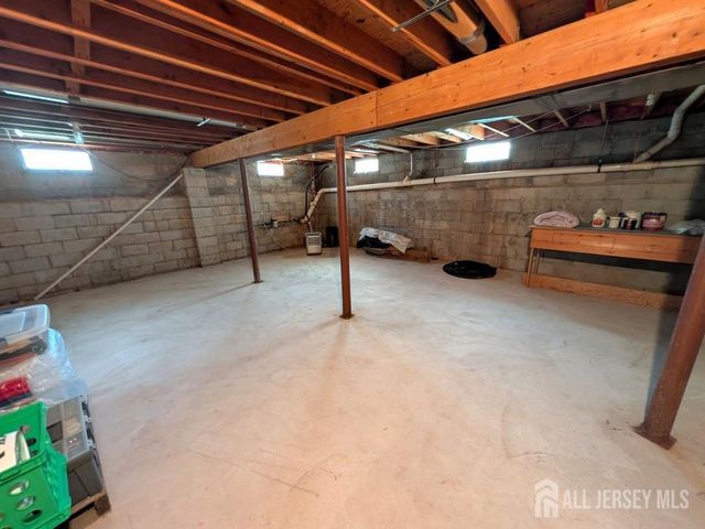 56 Wintergreen Avenue E, Edison, NJ 08820