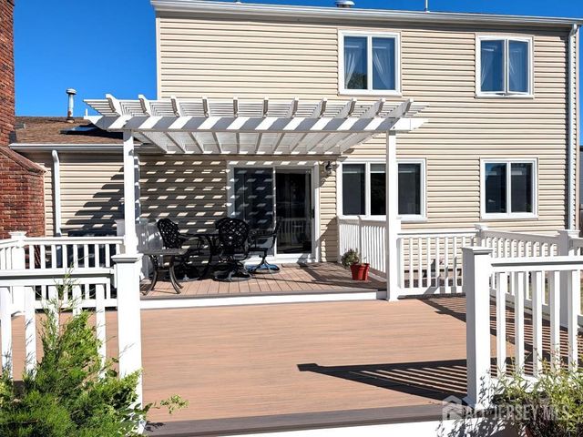 56 Wintergreen Avenue E, Edison, NJ 08820