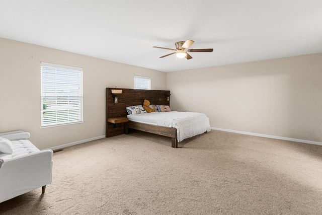 141 Mannaseh Drive W, Granville, OH 43023
