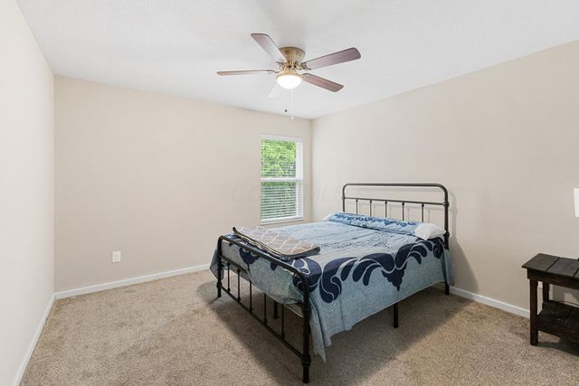 141 Mannaseh Drive W, Granville, OH 43023