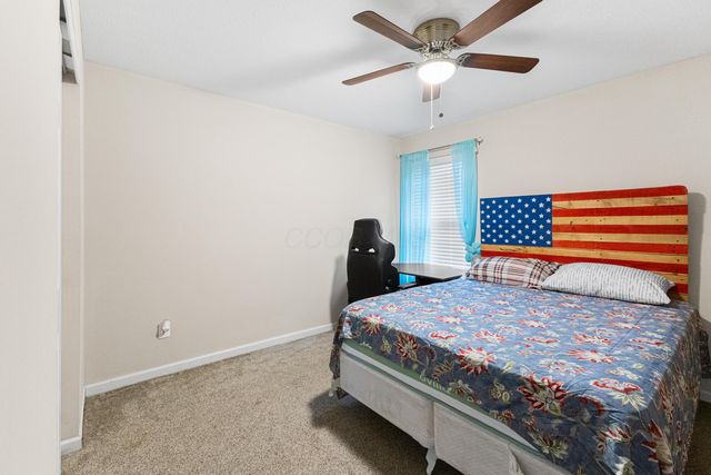 141 Mannaseh Drive W, Granville, OH 43023