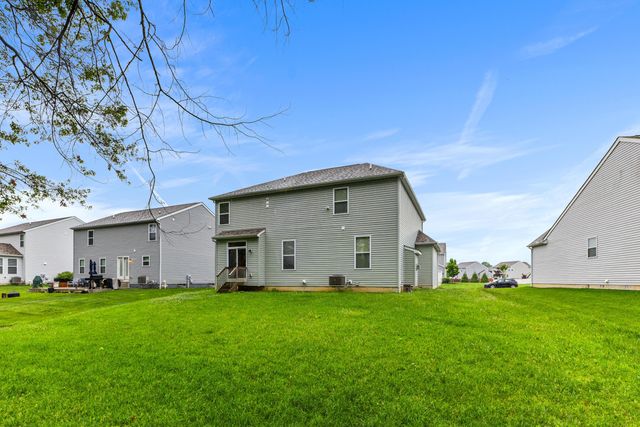 141 Mannaseh Drive W, Granville, OH 43023