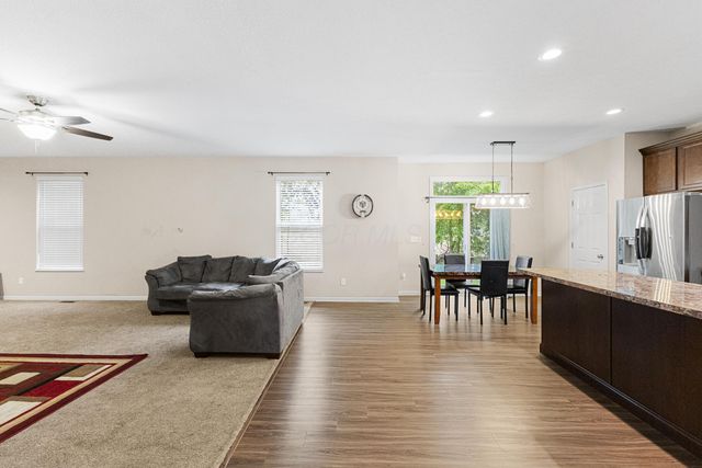 141 Mannaseh Drive W, Granville, OH 43023