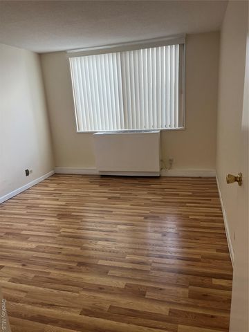 2 Bay Club Drive 1A, Bayside, NY 11360