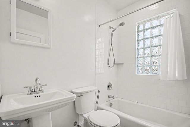 814 BROMPTON ST, Fredericksburg, VA 22401