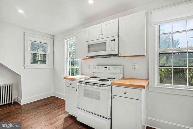 814 BROMPTON ST, Fredericksburg, VA 22401