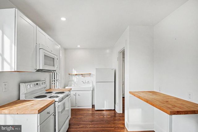 814 BROMPTON ST, Fredericksburg, VA 22401