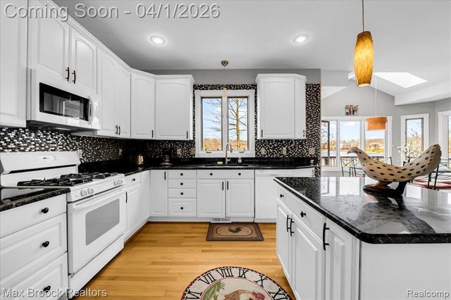 3370 Sutton Lane, Commerce Twp, MI 48390