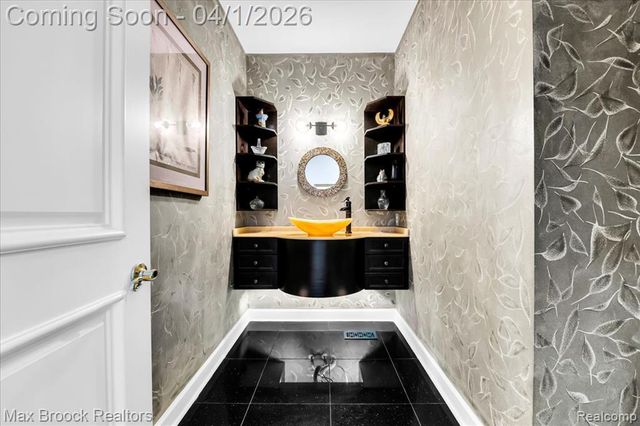 3370 Sutton Lane, Commerce Twp, MI 48390