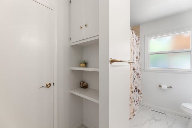 852 N Caddy Ln, Wichita, KS 67212