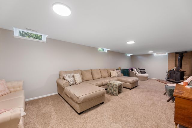 852 N Caddy Ln, Wichita, KS 67212