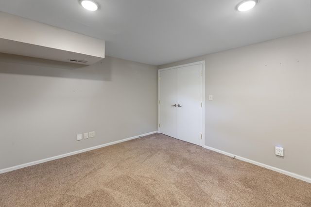 852 N Caddy Ln, Wichita, KS 67212