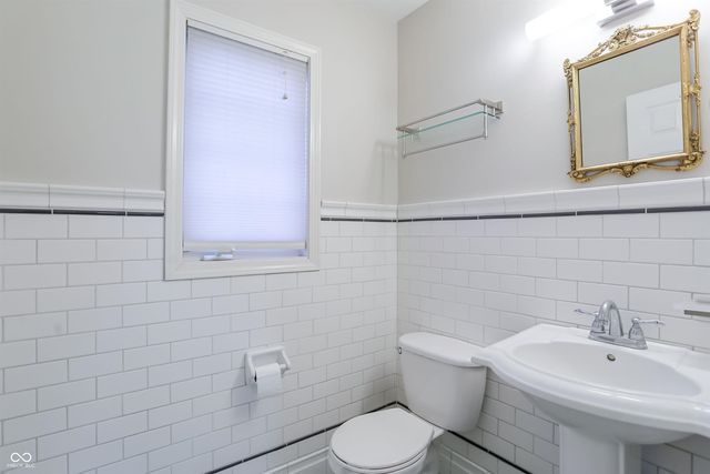 1146 Timber Grove Place, Beech Grove, IN 46107