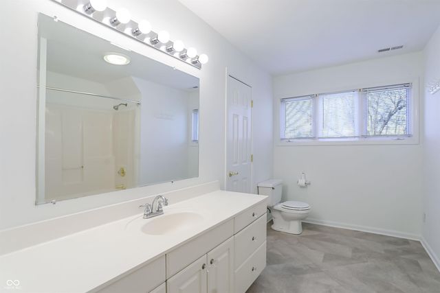 1146 Timber Grove Place, Beech Grove, IN 46107