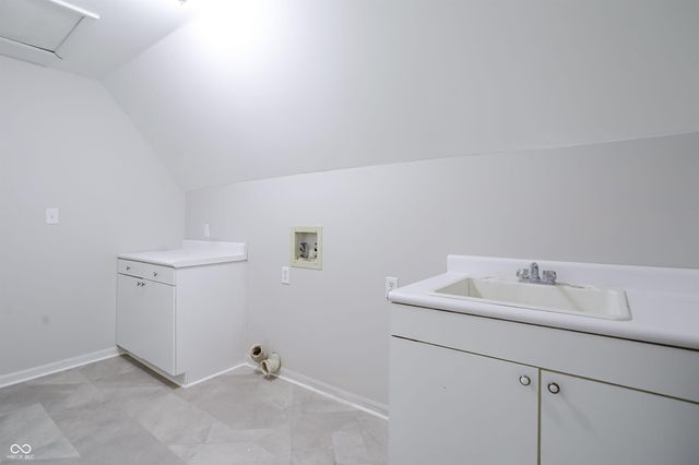 1146 Timber Grove Place, Beech Grove, IN 46107