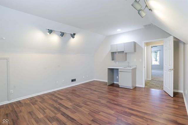 1146 Timber Grove Place, Beech Grove, IN 46107