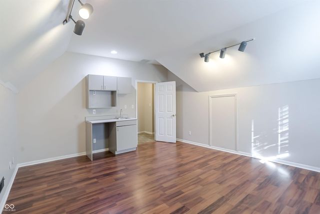 1146 Timber Grove Place, Beech Grove, IN 46107