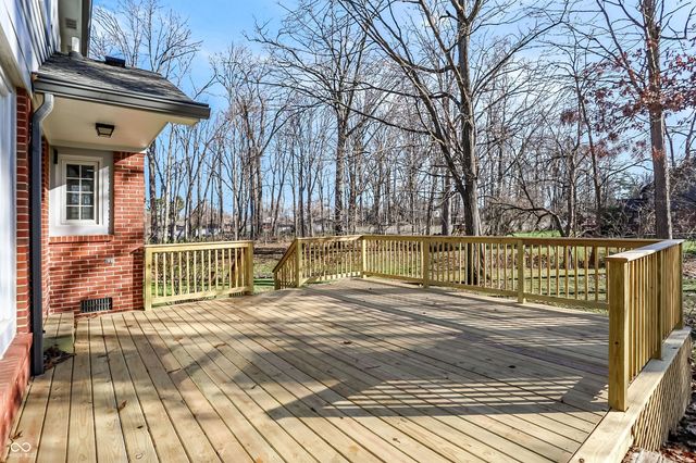 1146 Timber Grove Place, Beech Grove, IN 46107