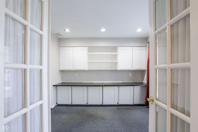 1146 Timber Grove Place, Beech Grove, IN 46107