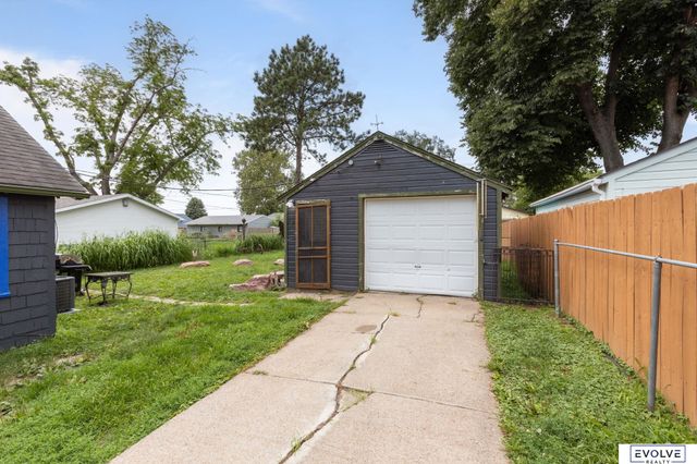 2408 Crawford Street, Bellevue, NE 68005