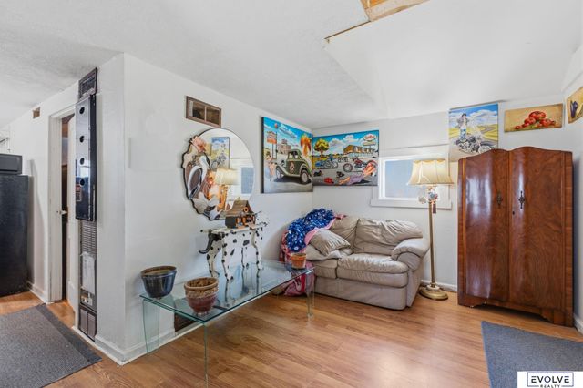 2408 Crawford Street, Bellevue, NE 68005