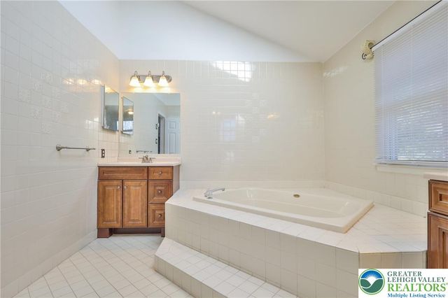 4701 Kathi Drive, Hanover Twp, PA 18017