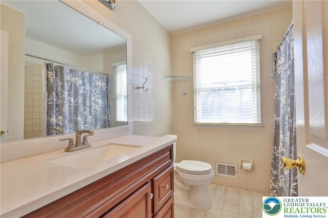 4701 Kathi Drive, Hanover Twp, PA 18017