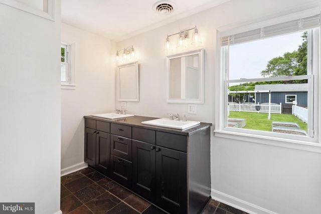 201 BUCKINGHAM RD, Berlin, MD 21811