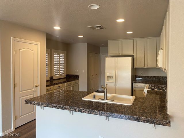 7255 Diamond Canyon Lane 102, Las Vegas, NV 89149