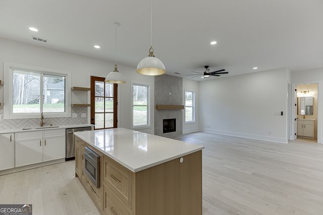 5422 Copper Creek Road, Flowery Branch, GA 30542