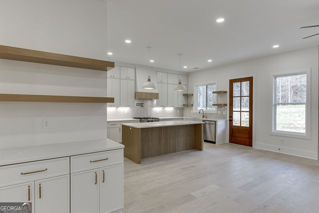 5422 Copper Creek Road, Flowery Branch, GA 30542